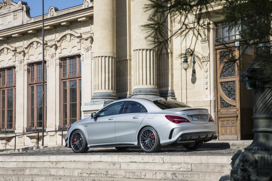  Mercedes-AMG CLA45 4Matic 2016 года  (фото 12 из 40)